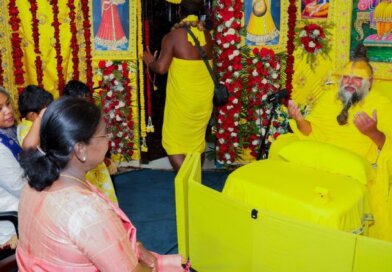 ରାଷ୍ଟ୍ରପତି ଦ୍ରୌପଦୀ ମୁର୍ମୁଙ୍କ ମଥୁରା ଗସ୍ତ, ପ୍ରେମାନନ୍ଦ ମହାରାଜଙ୍କ ଠାରୁ ନେଲେ ଆଶୀର୍ବାଦ