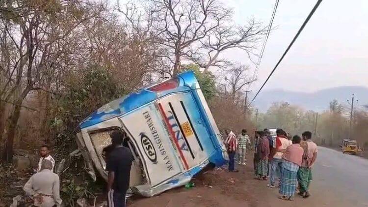 ଓଲଟିଲା ଟୁରିଷ୍ଟ ବସ୍, ୫ ମୃତ, ୩୦ରୁ ଊର୍ଦ୍ଧ୍ବ ଆହତ