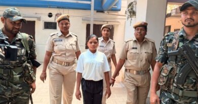 ରାଉରକେଲା ପୋଲିସ ନିକଟରେ ଆତ୍ମସମର୍ପଣ କଲେ ମହିଳା ମାଓବାଦୀ