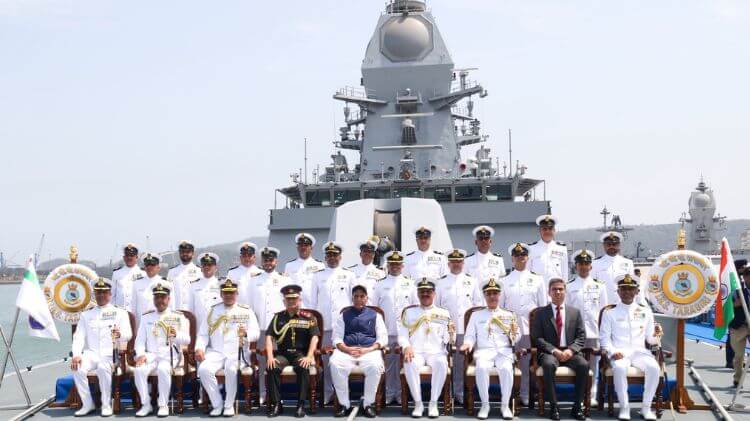 ପରମାଣୁ ଶକ୍ତିରେ ଚାଲୁଥିବା ବୁଡ଼ାଜାହାଜ ଆଇଏନଏସ ଅରିଦମନ ନୌସେନାରେ ସାମିଲ