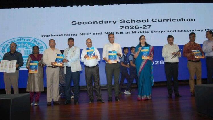 ୯ମରୁ ୧୨ଶ୍ରେଣୀ ପାଇଁ ନୂତନ ପାଠ୍ୟକ୍ରମ ଘୋଷଣା କଲା ସିବିଏସଇ