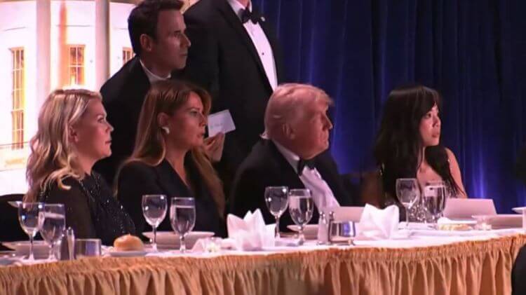 ଟ୍ରମ୍ପଙ୍କ ଉପରେ ଗୁଳିମାଡ଼, ମରୁମରୁ ବଞ୍ଚିଲେ