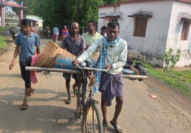 ନ୍ୟାୟ ଦାବିରେ ୧୫ କିଲୋମିଟର ସାଇକେଲରେ ବୁହାଗଲା ମୃତଦେହ