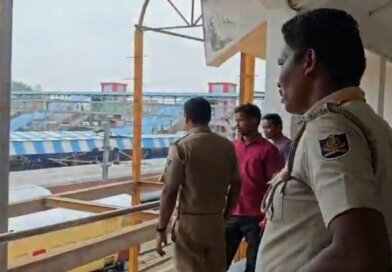ଟ୍ରେନ୍ ଉପରେ ସେଲ୍ଫି ନେବାକୁ ଯାଇ ଜଳିଗଲେ ଯୁବକ