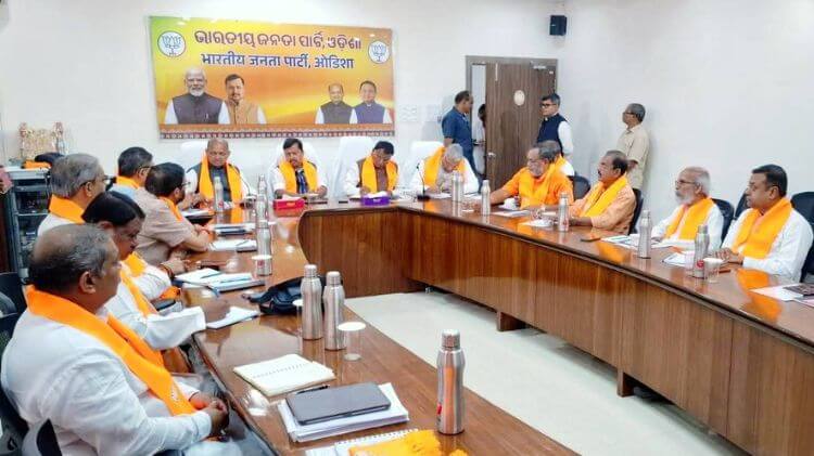 ନୀତିନ ନବୀନଙ୍କ ଓଡ଼ିଶା ଗସ୍ତ: କୋର୍ କମିଟି ବୈଠକରୁ ପଞ୍ଚାୟତ ନିର୍ବାଚନକୁ ଗୁରୁମନ୍ତ୍ର