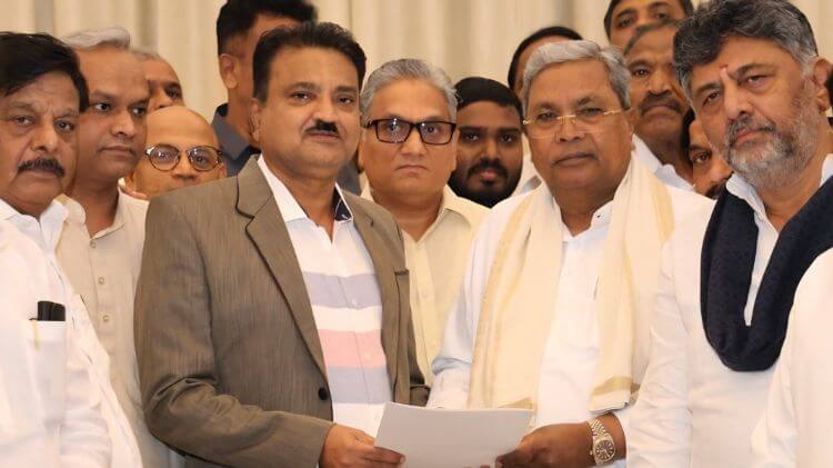 ସିଦ୍ଧରମୈୟାଙ୍କ ଇସ୍ତଫା, ଡି.କେ. ଶିବକୁମାର ହୋଇପାରନ୍ତି କର୍ଣ୍ଣାଟକର ନୂଆ ମୁଖ୍ୟମନ୍ତ୍ରୀ