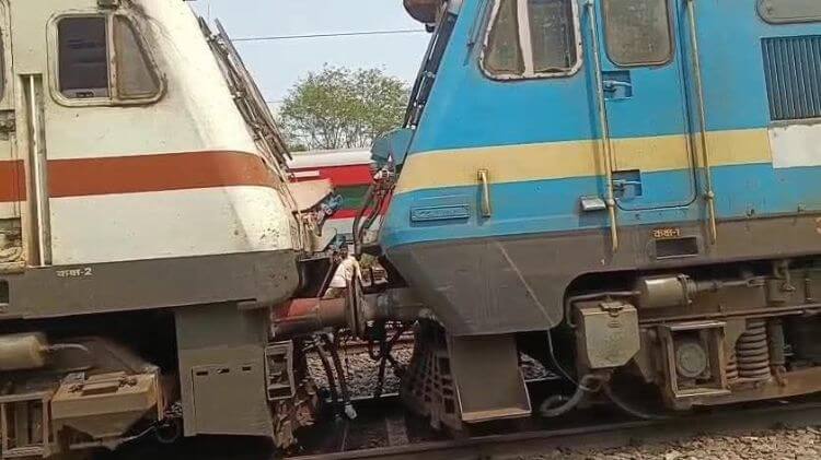 ଭୁବନେଶ୍ୱରରେ ୨ ଟ୍ରେନ୍ ମୁହାଁମୁହିଁ: ଅଳ୍ପକେ ବର୍ତ୍ତିଲା ବଡ଼ ଦୁର୍ଘଟଣା