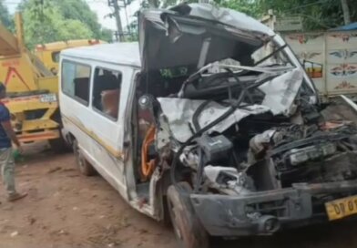 ଟ୍ରକକୁ ପଛପଟୁ ଧକ୍କା ଦେଲା ତୀର୍ଥଯାତ୍ରୀ ଗାଡ଼ି, ୧୨ ଗୁରୁତର