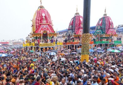 ପୁରୀ ରଥଯାତ୍ରା : ରତ୍ନବେଦୀରୁ ଜନ୍ମବେଦୀକୁ ଯାତ୍ରା କରୁଛନ୍ତି ଚତୁର୍ଦ୍ଧାମୂର୍ତ୍ତି
