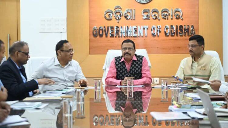 ଭୂଦାନ ଜମି ବଣ୍ଟନ ଓ ମ୍ୟୁଟେସନ ଉପରେ ରାଜ୍ୟ ସରକାରଙ୍କ ସ୍ଥଗିତାଦେଶ