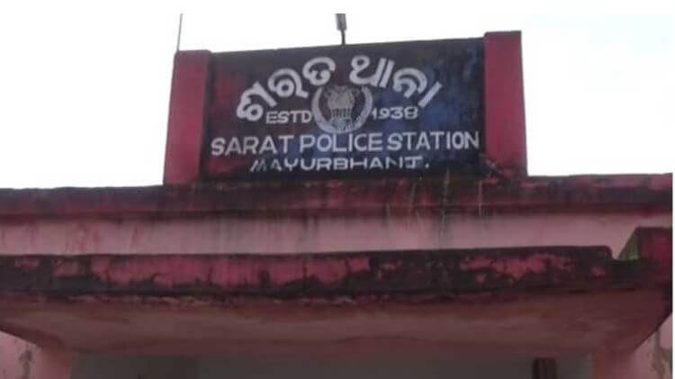 ୪ ବର୍ଷର ପୁଅକୁ କଟୁରିରେ ହାଣି ହତ୍ୟା କଲା ବାପା