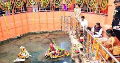 ମା’ କନ୍ଧୁଣୀ ଦେବୀ ମନ୍ଦିରରେ ସ୍ଵତନ୍ତ୍ର ପୂଜାର୍ଚ୍ଚନା କଲେ ରାଷ୍ଟ୍ରପତି