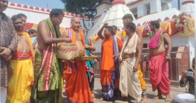 ନୂଆଁଖାଇ ପାଇଁ ଉତ୍ସବମୁଖର ପଶ୍ଚିମ ଓଡ଼ିଶା, ମା’ ସମଲେଶ୍ୱରୀଙ୍କୁ ନବାନ୍ନ ଅର୍ପଣ