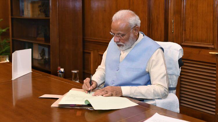 ପାଠ୍ୟପୁସ୍ତକ ତ୍ରୁଟି ମାମଲା : ଓଡ଼ିଶା ସରକାରଙ୍କୁ ପ୍ରଧାନମନ୍ତ୍ରୀଙ୍କ କାର୍ଯ୍ୟାଳୟର କୈଫତ